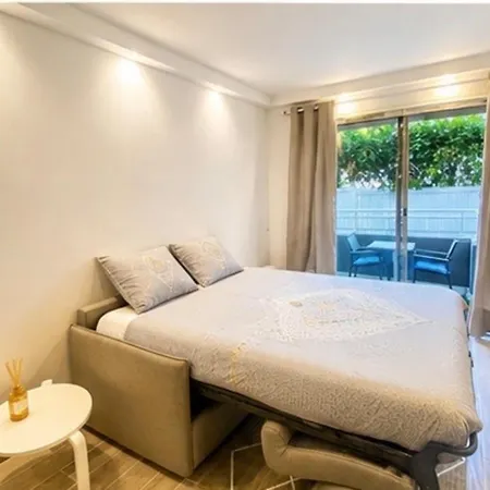 Palm Apartman Cannes